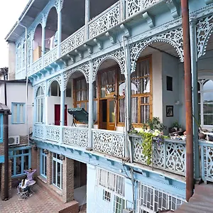  Apartment Family House